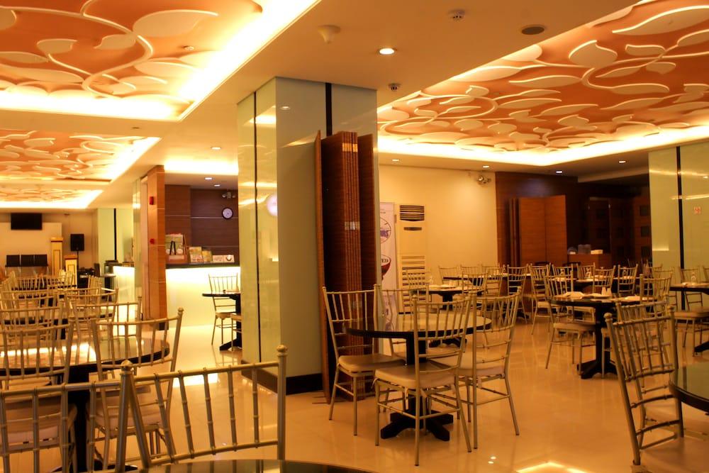 Vista Hotel Cubao Cidade Quezon Exterior foto