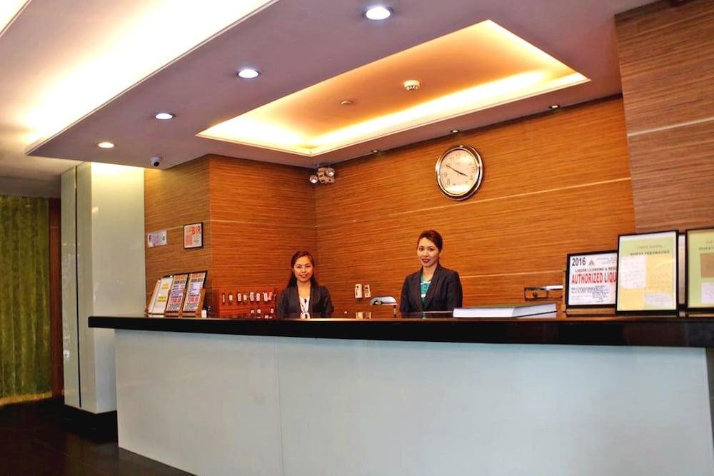 Vista Hotel Cubao Cidade Quezon Exterior foto