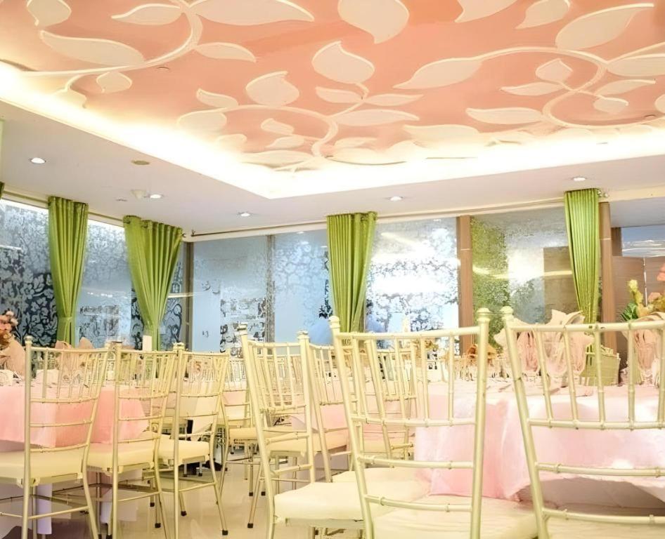 Vista Hotel Cubao Cidade Quezon Exterior foto