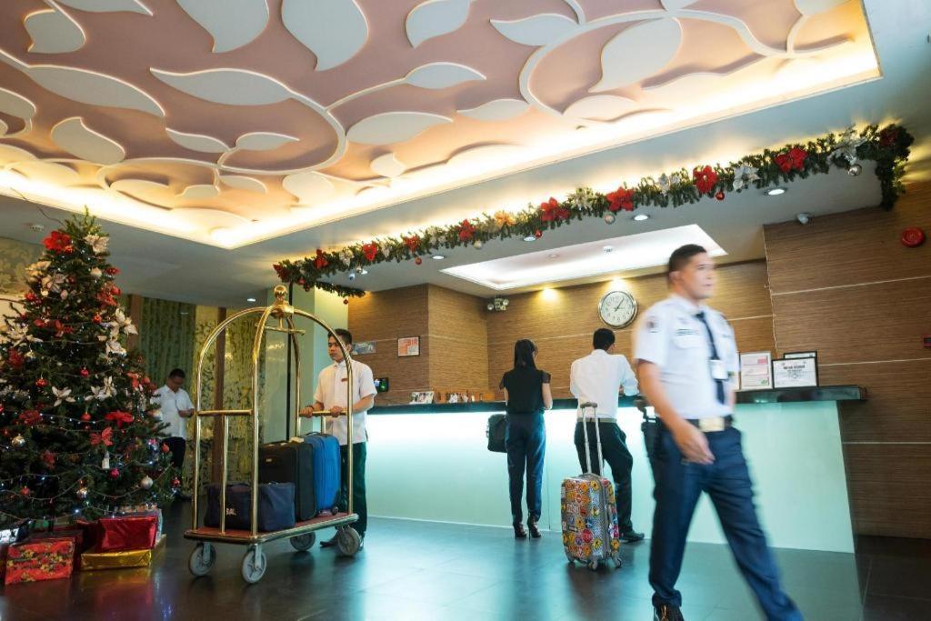 Vista Hotel Cubao Cidade Quezon Exterior foto