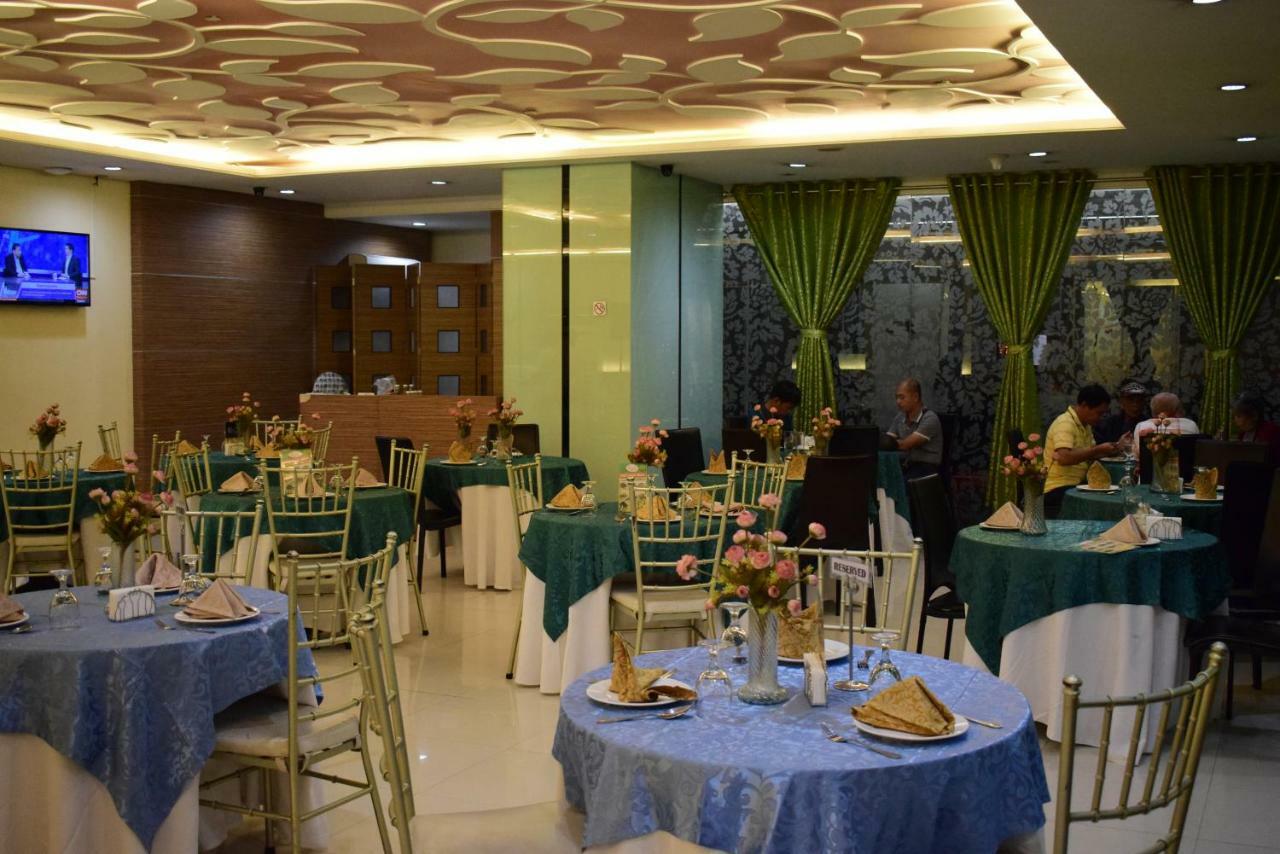 Vista Hotel Cubao Cidade Quezon Exterior foto