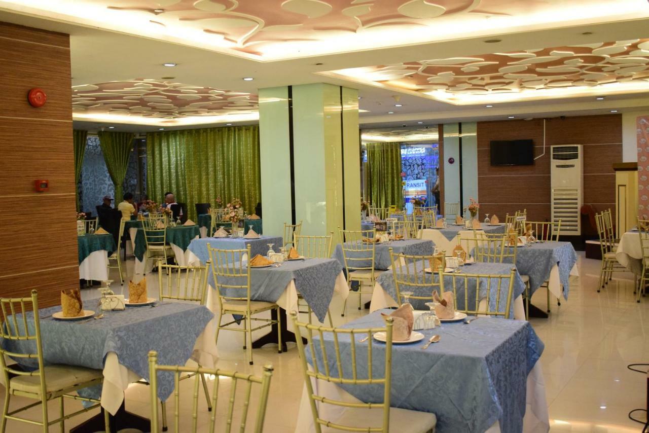 Vista Hotel Cubao Cidade Quezon Exterior foto
